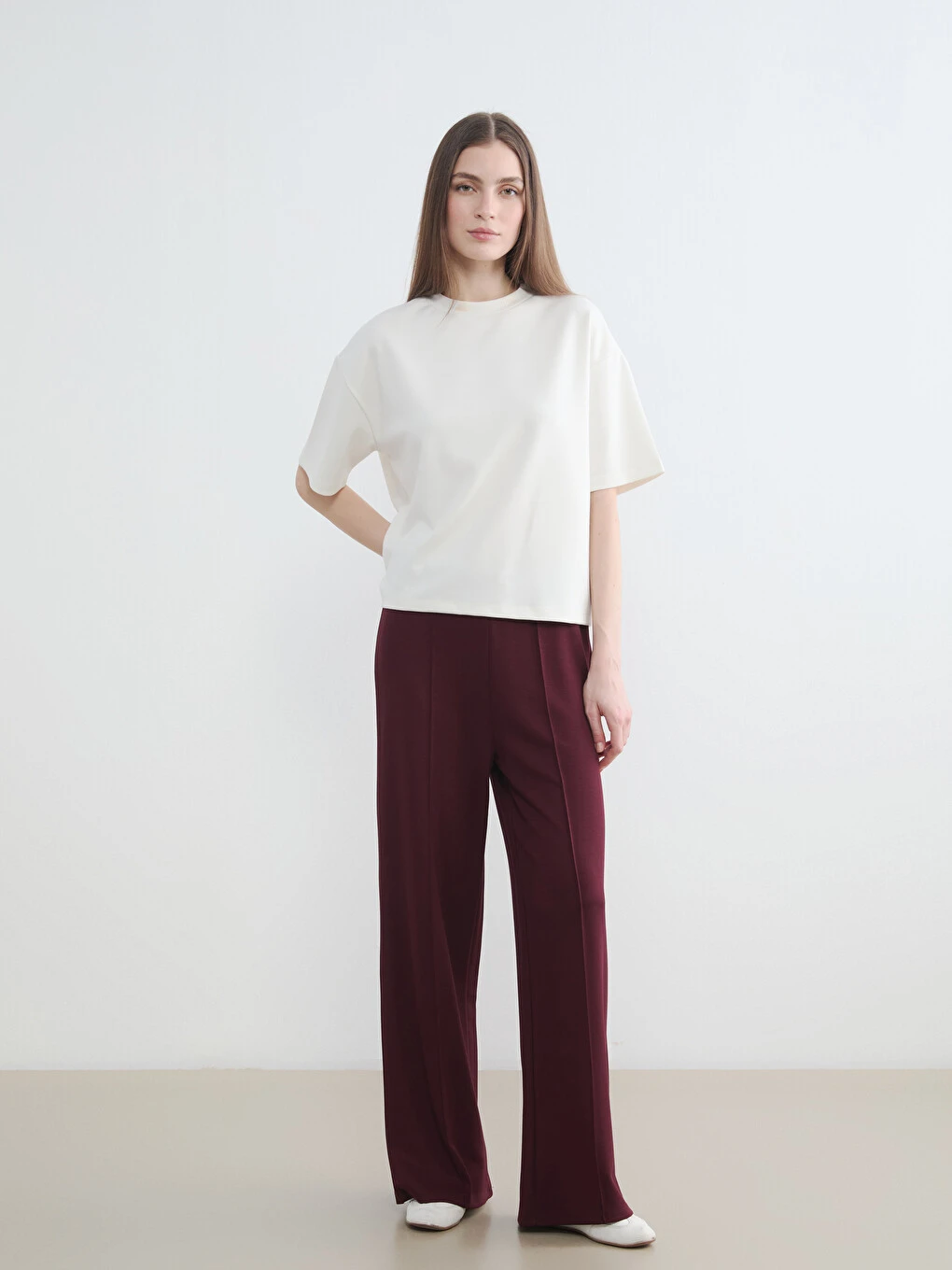Women's Wide Leg Sweatpants With Elastic Waist
