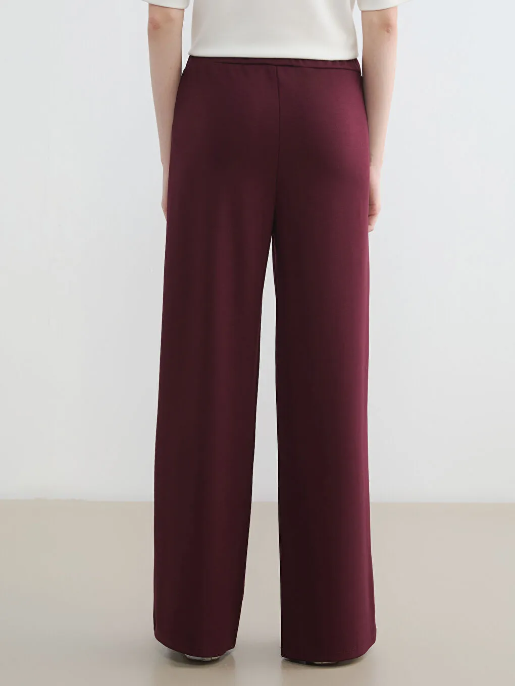 Women's Wide Leg Sweatpants With Elastic Waist