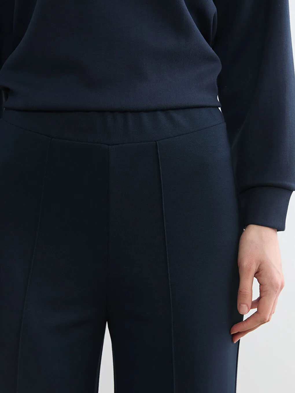 Women's Wide Leg Sweatpants With Elastic Waist