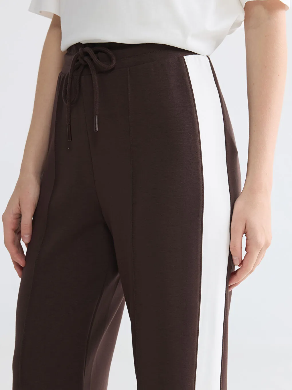  Stripe Detailed Women's Sweatpants Dark Brown