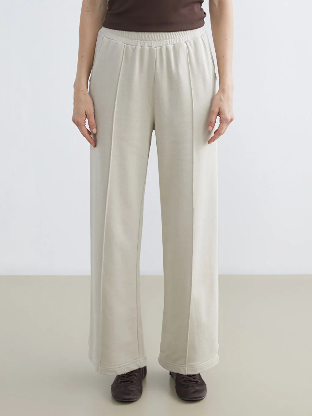  Basic Elastic Waist Women's Sweatpants