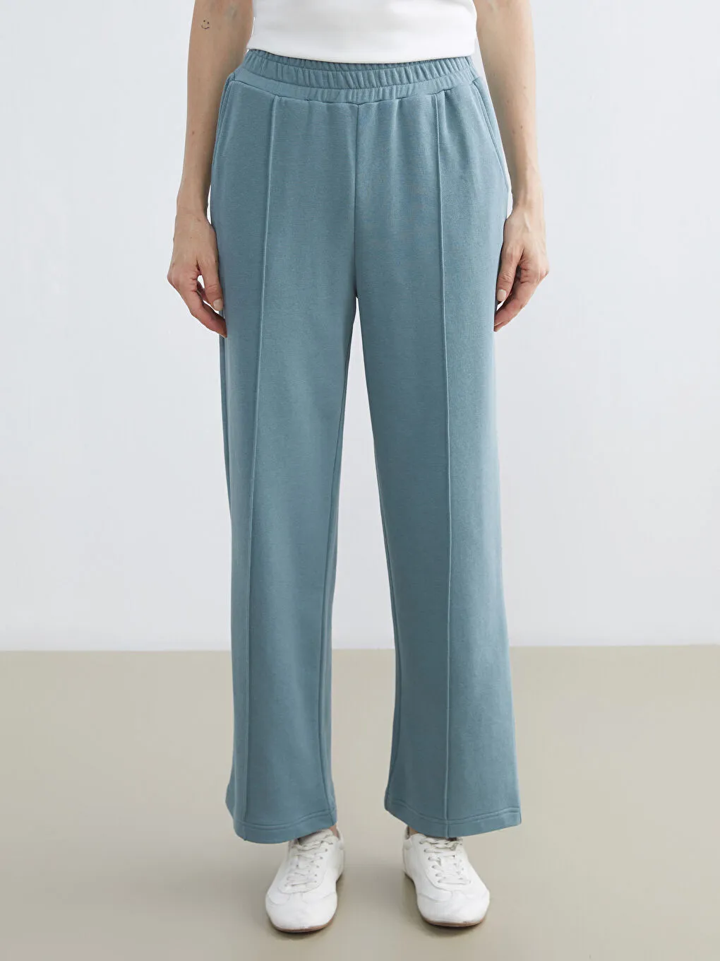  Basic Elastic Waist Women's Sweatpants