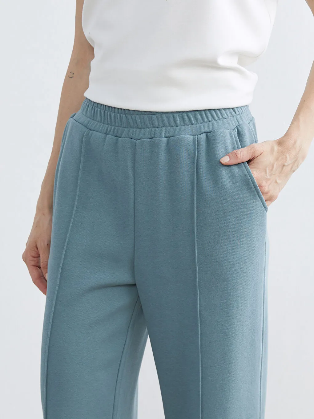  Basic Elastic Waist Women's Sweatpants