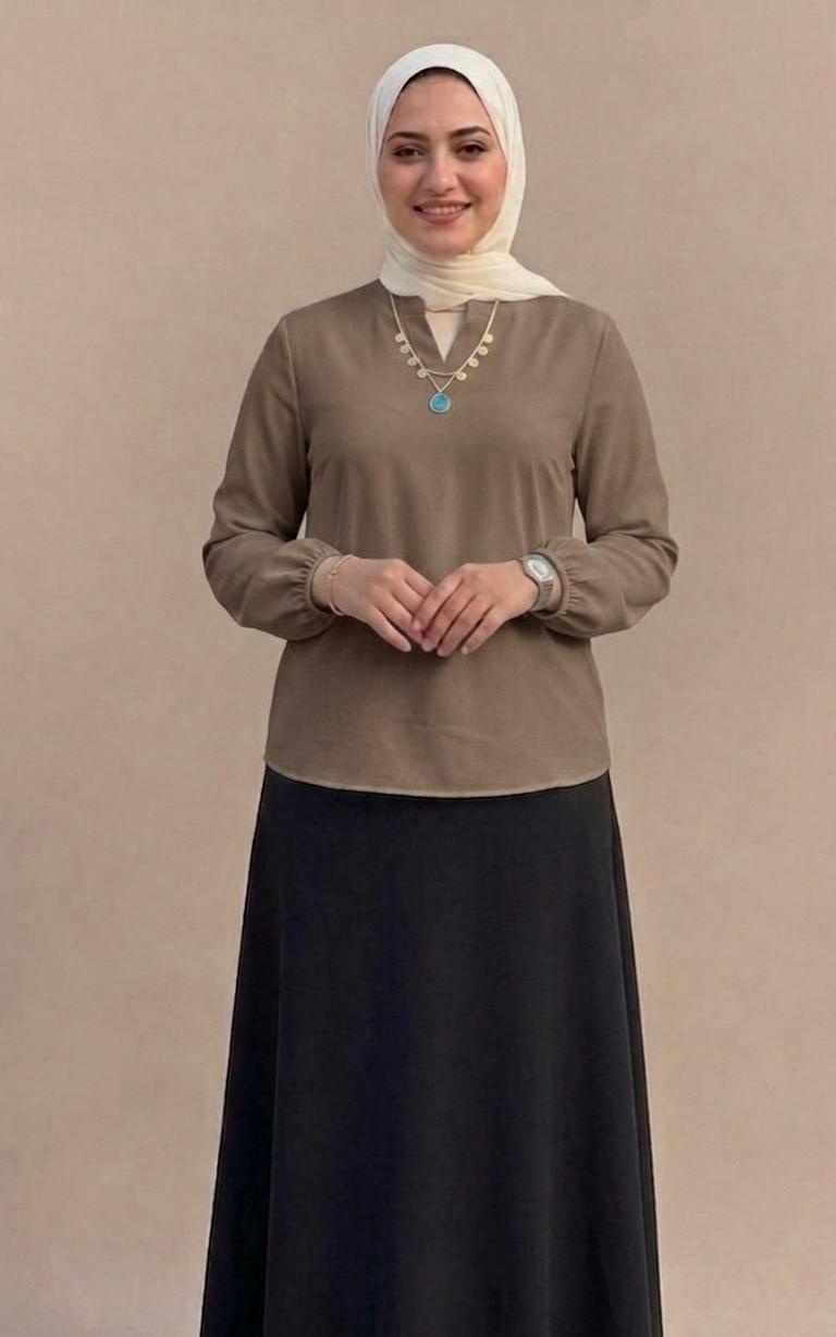 عرض بلوزة سادة + بلوزة مشجرة 