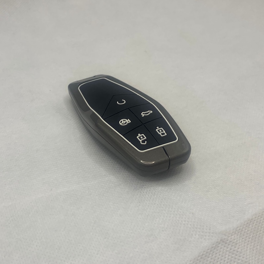 Car Key Silicone Metal Case for SouEast-KWEST