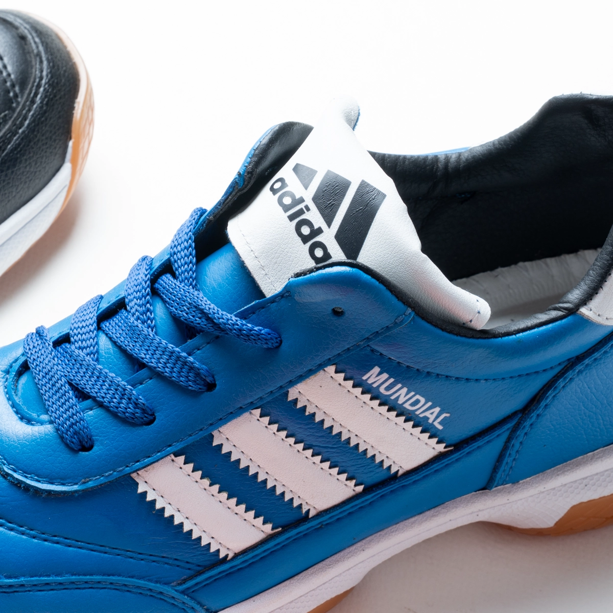 Adidas Mundial BL7