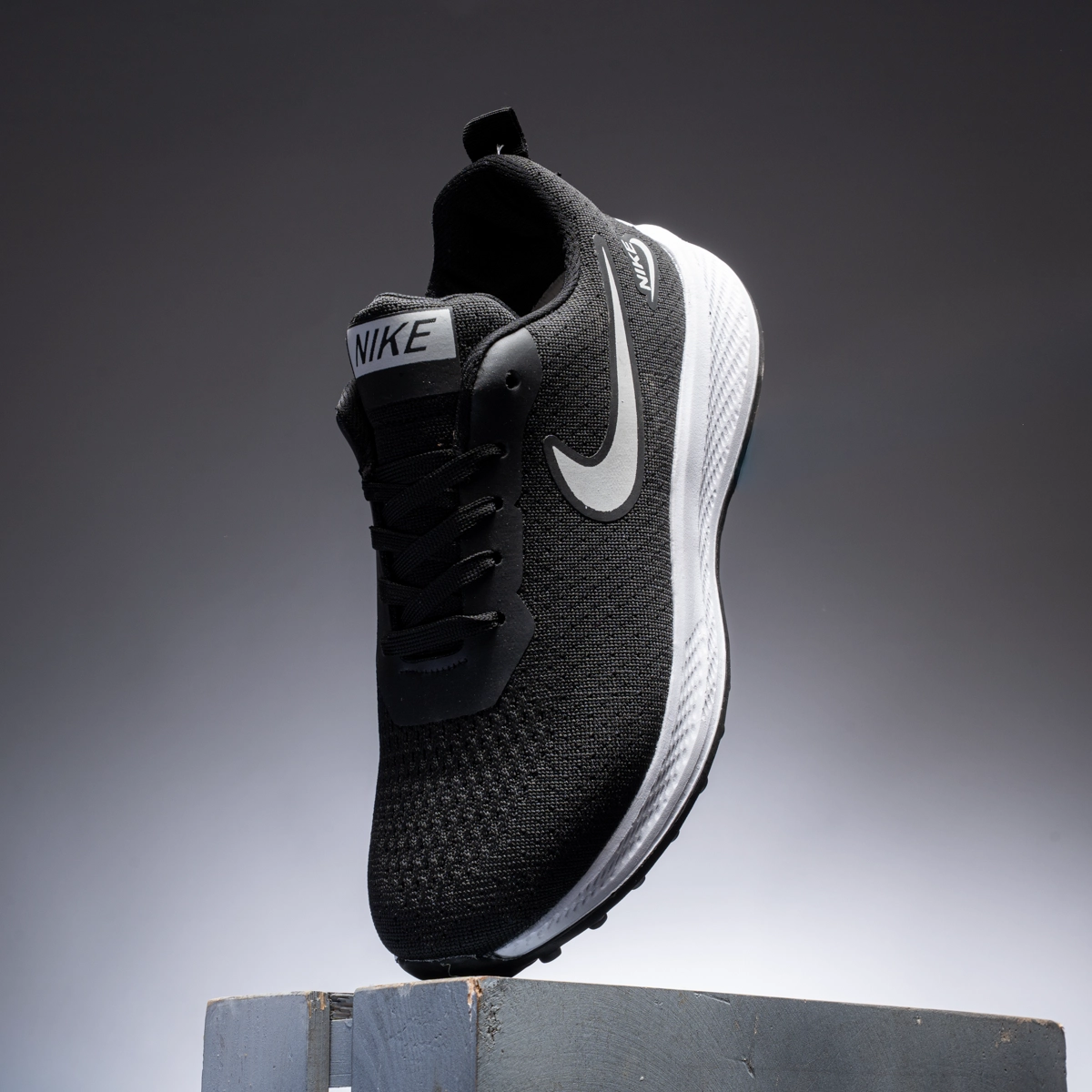 Nike Eva K16