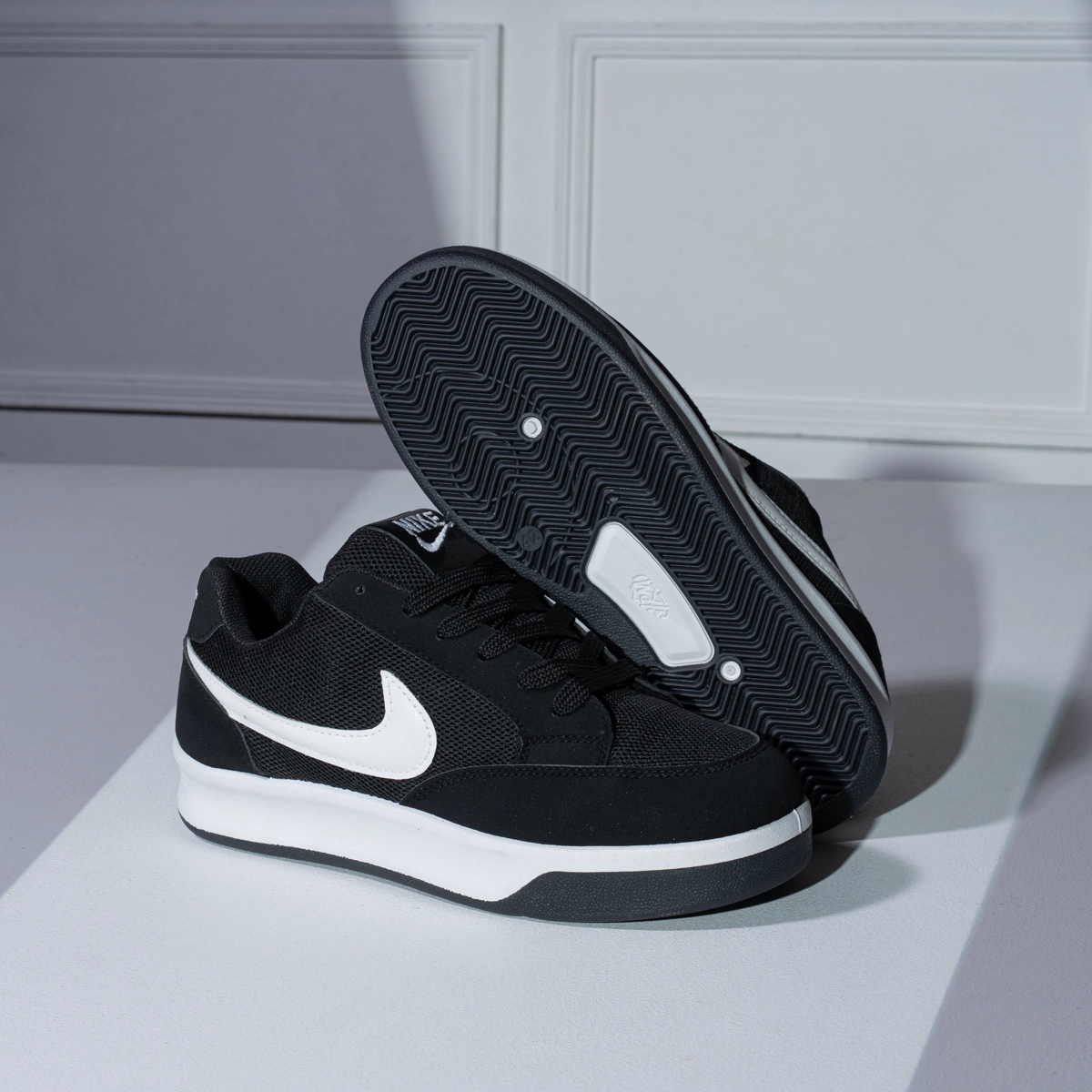 Nike Adversary N3