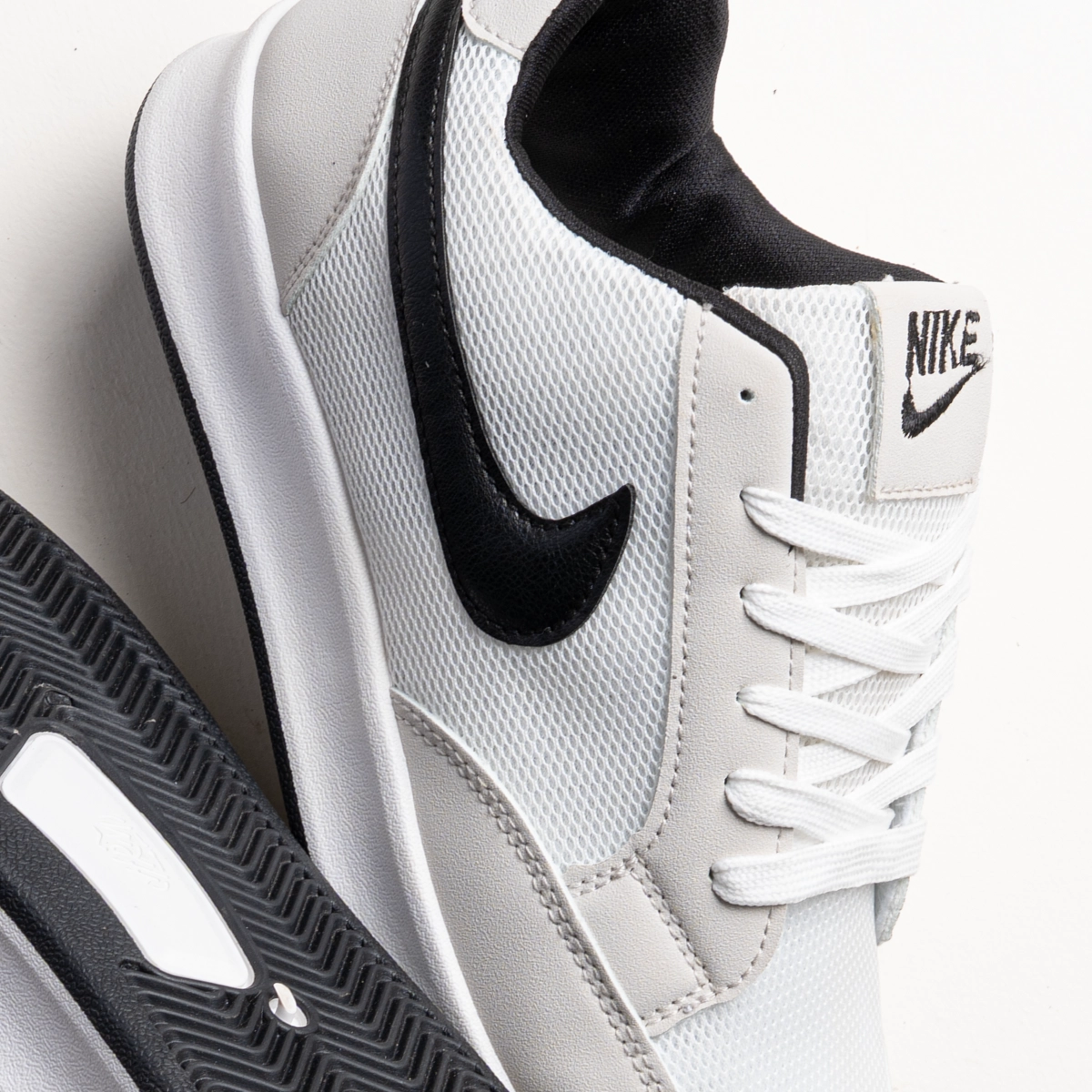 Nike Adversary N3