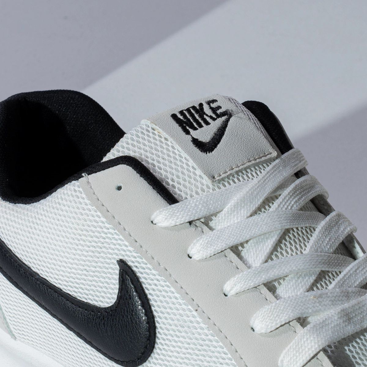 Nike Adversary N3