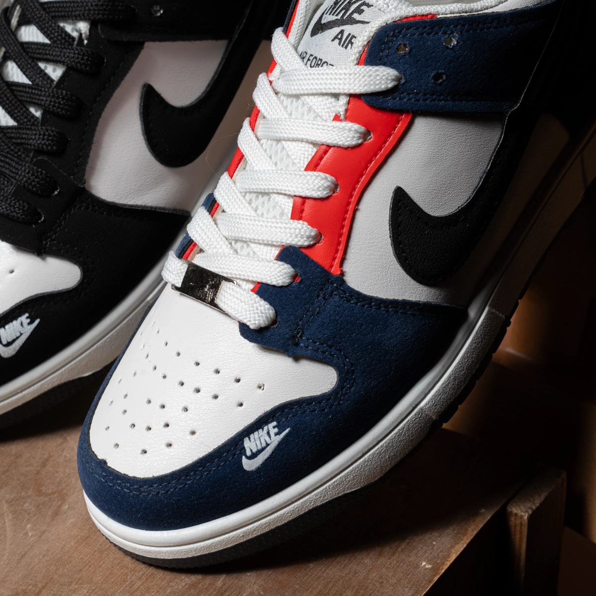 Nike Sneakers SV105