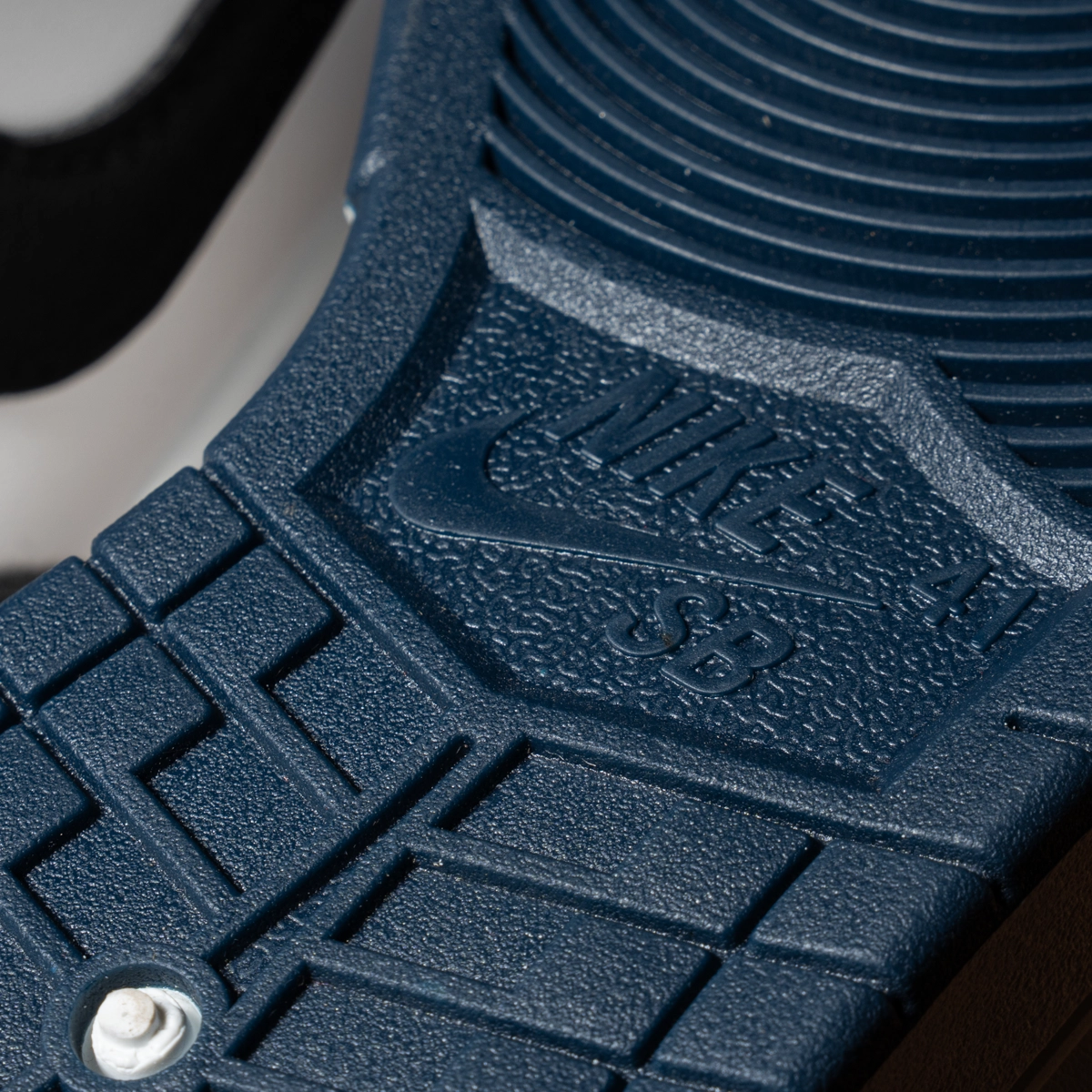 Nike Sneakers SV105