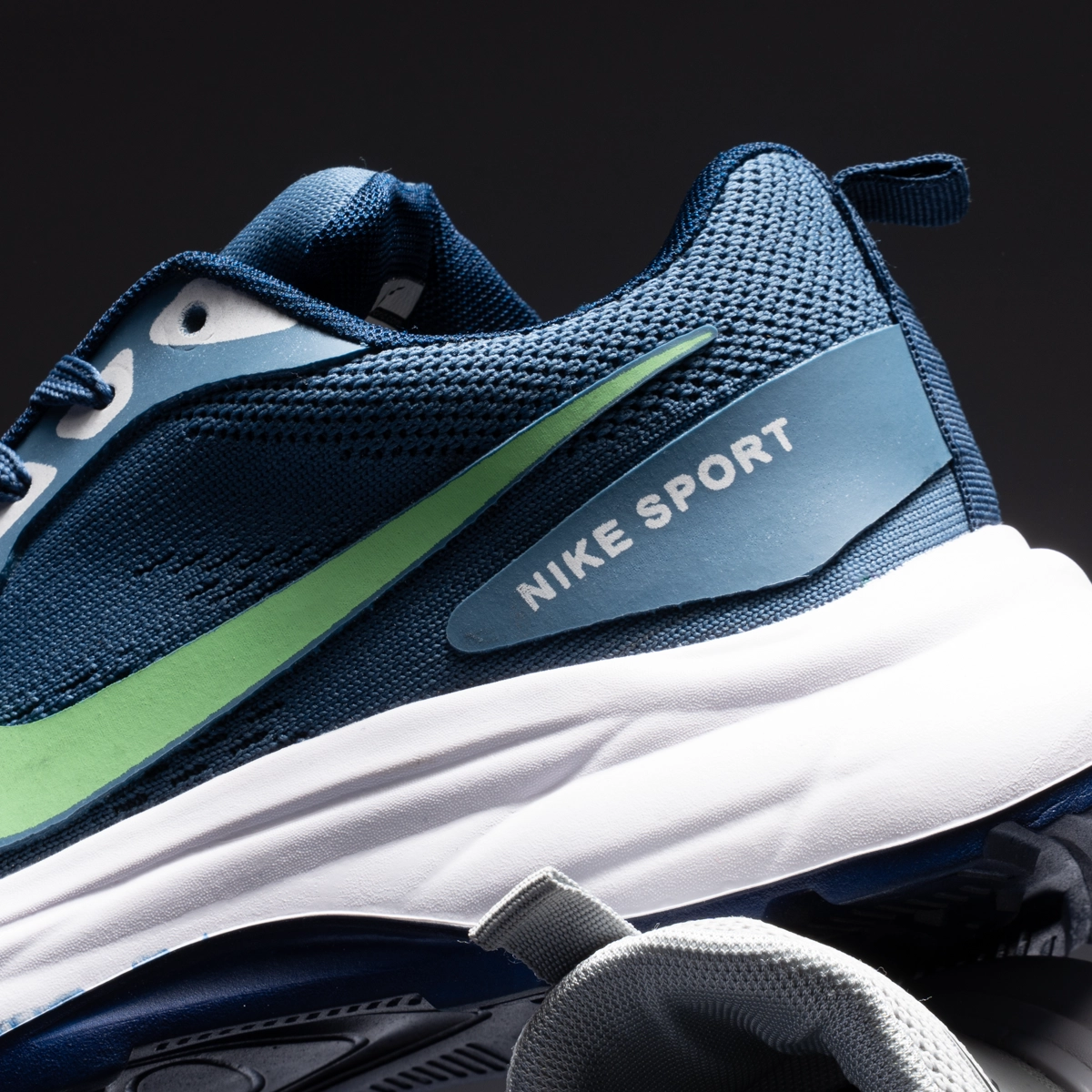 Nike LK2