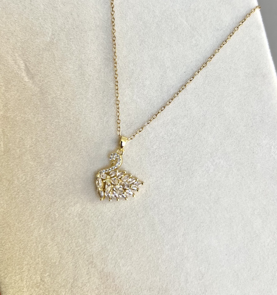     Swan Necklace