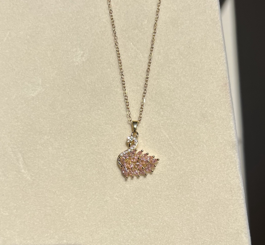     Swan Necklace