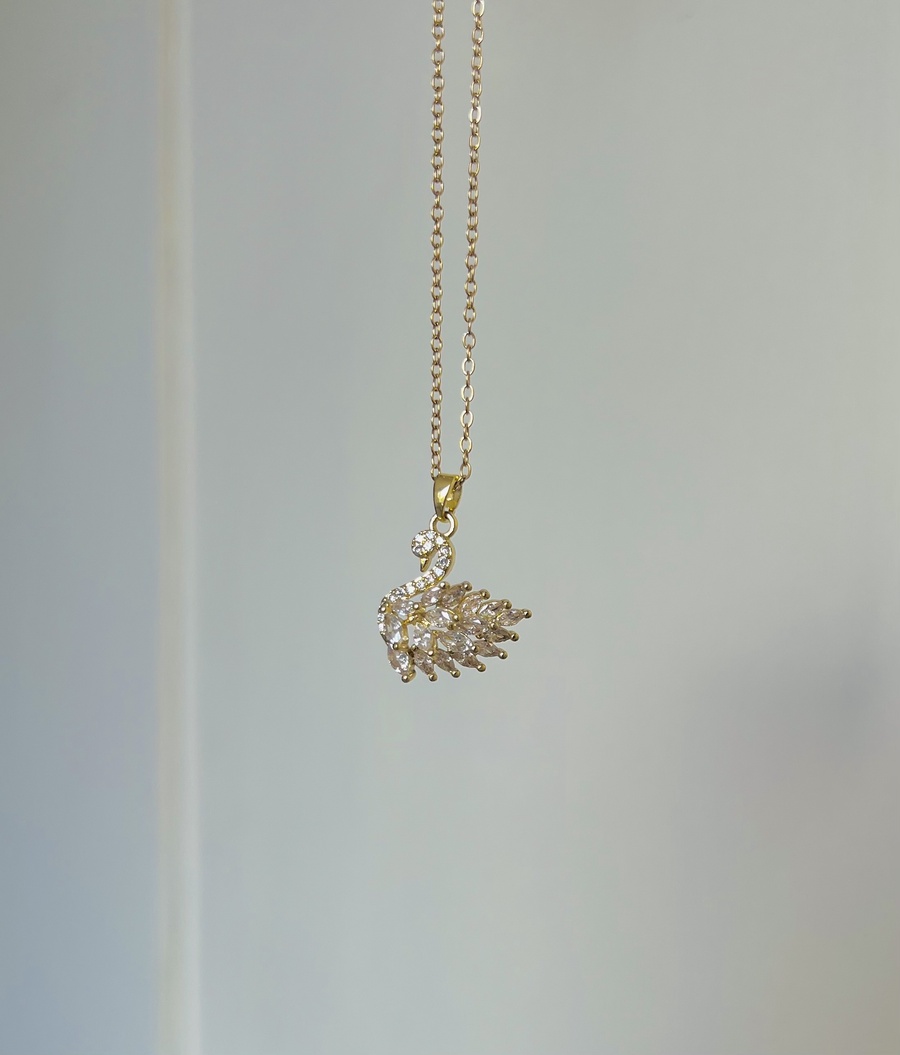     Swan Necklace