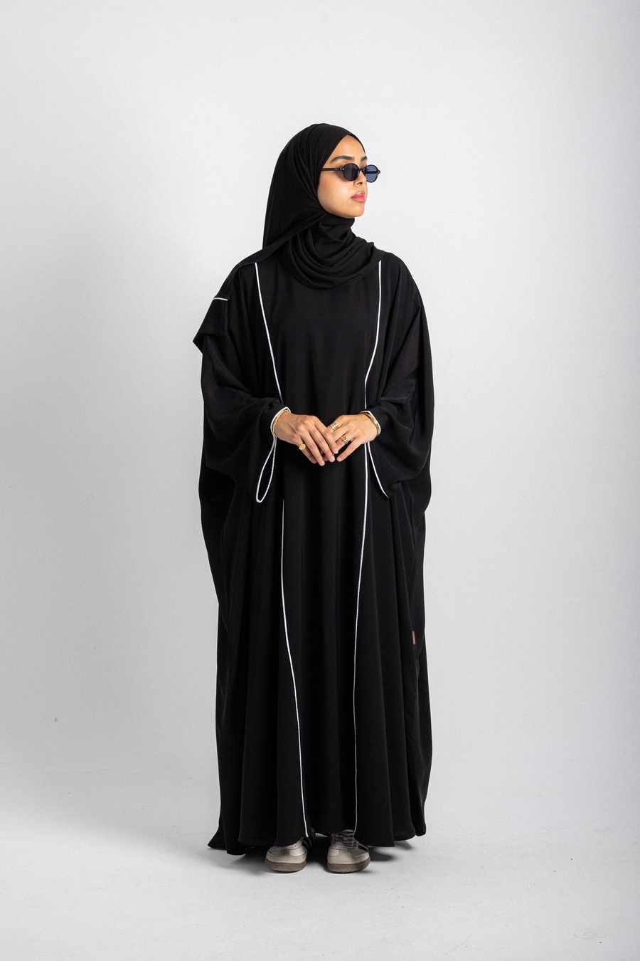ملحفة لمسات بيضاء