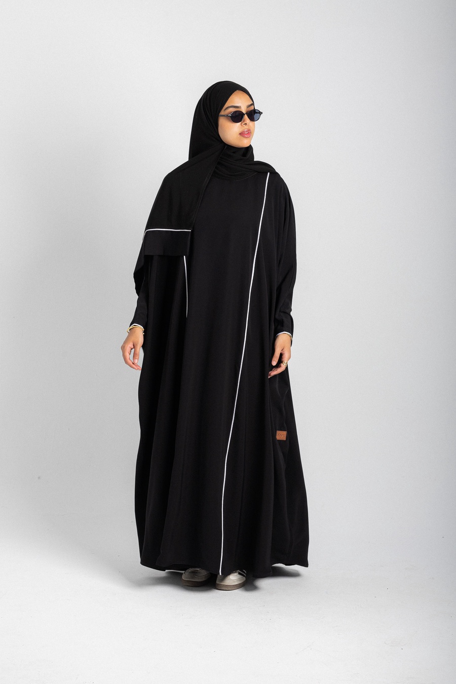 ملحفة لمسات بيضاء