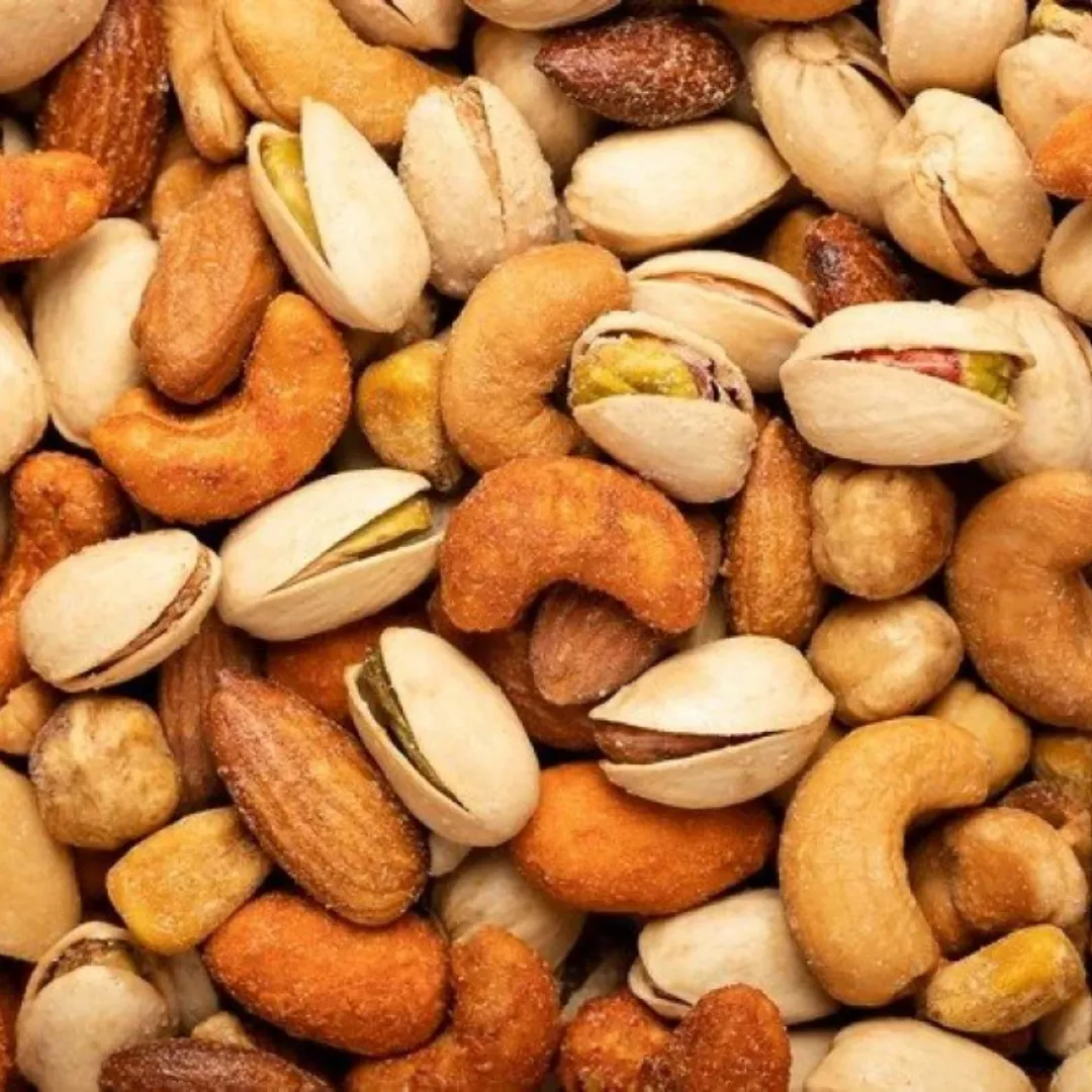 مكسرات مشكلة فاخرة (بندق - فستق - كاجو - لوز - عين جمل)
