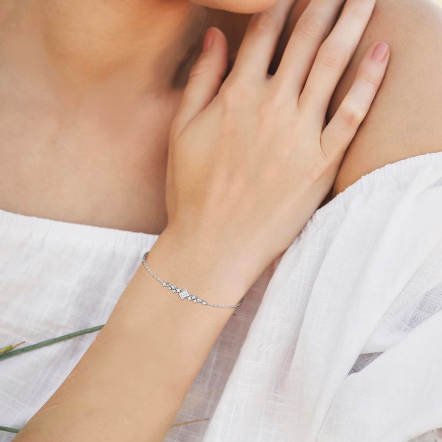 Square Diamond Chain Bracelet in 18K Gold