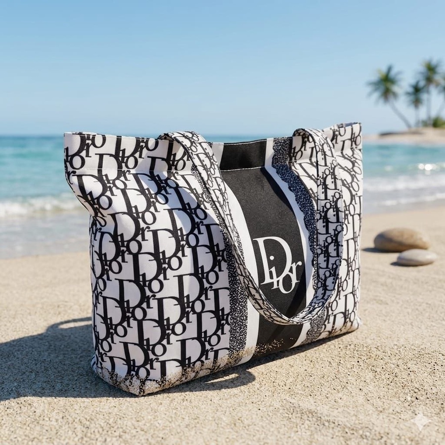  شنطة توت صيفي للبحر (Tote Bag) بطبعات تريندي وحمالات عريضة | Demand & Beyond