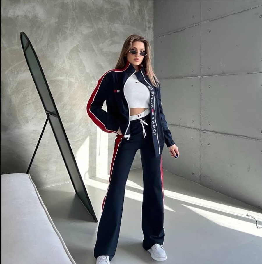 سوت حريمى Tommy Hilfiger مستورد 3 قطع