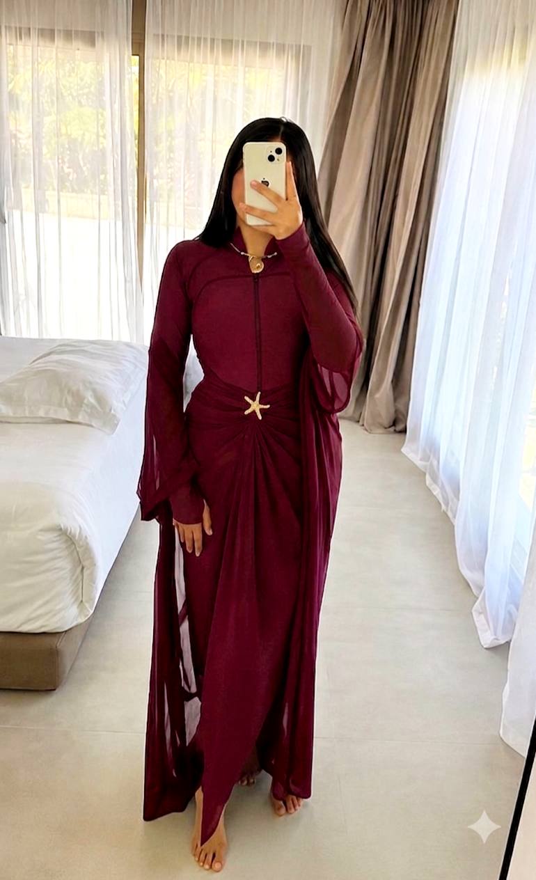 بوركيني نجمة - تصميم أنيق وجذاب للصيف