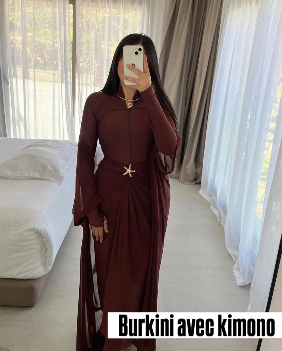 بوركيني نجمة - تصميم أنيق وجذاب للصيف
