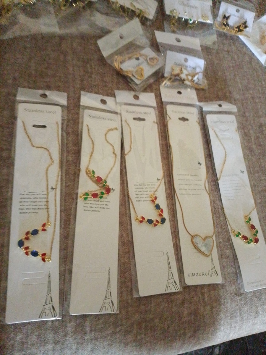  Rawnq Stainless Steel Gold Tulip Necklace 