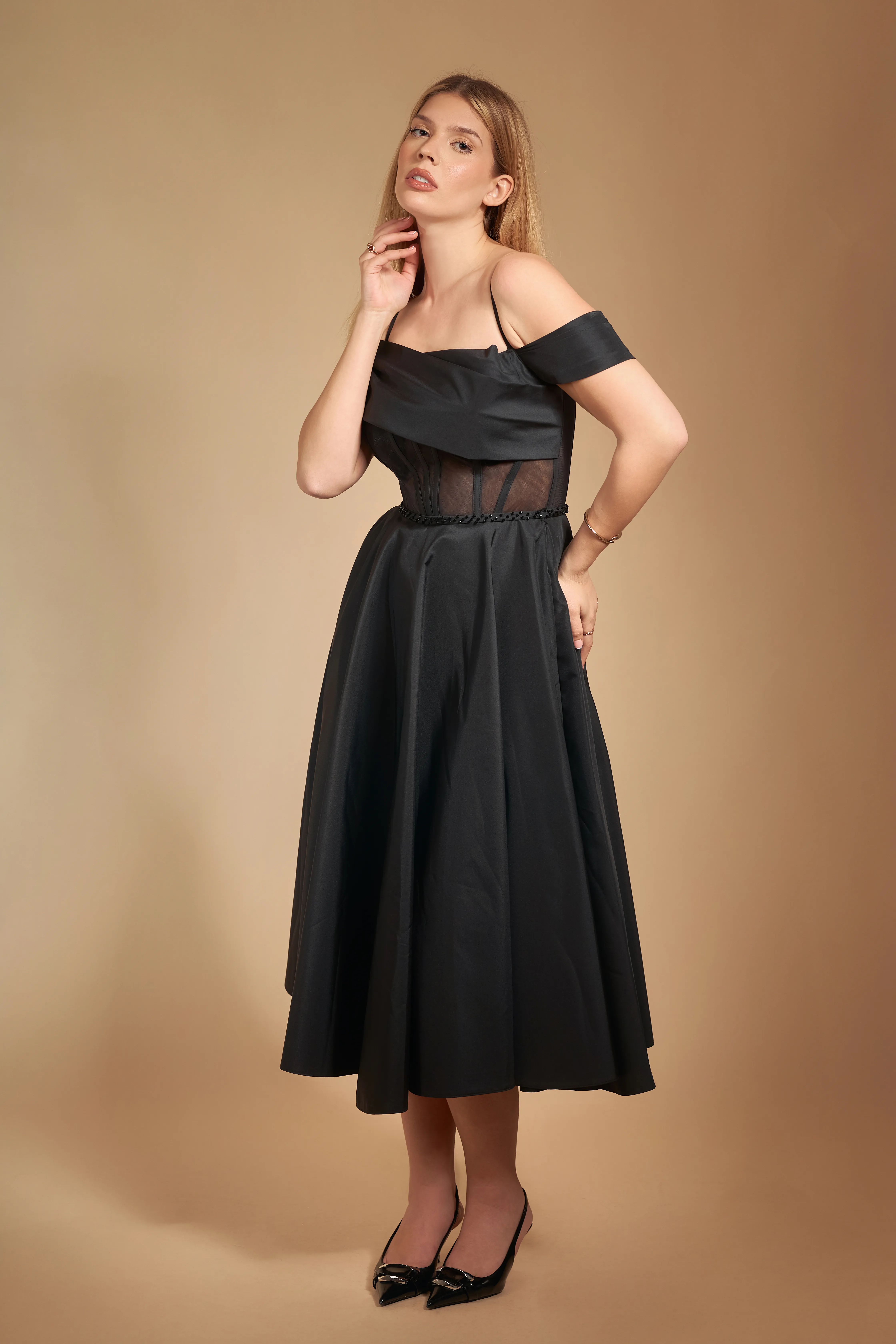 Noir lace