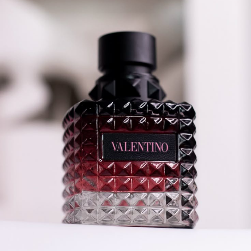 Valentino Donna Born In Roma