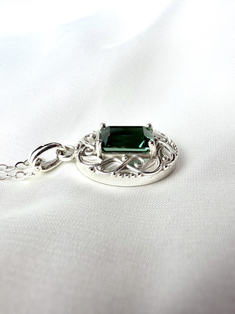 Green Quartz 925 Silver Pendant - IGI Certified - Leaves Garden Design