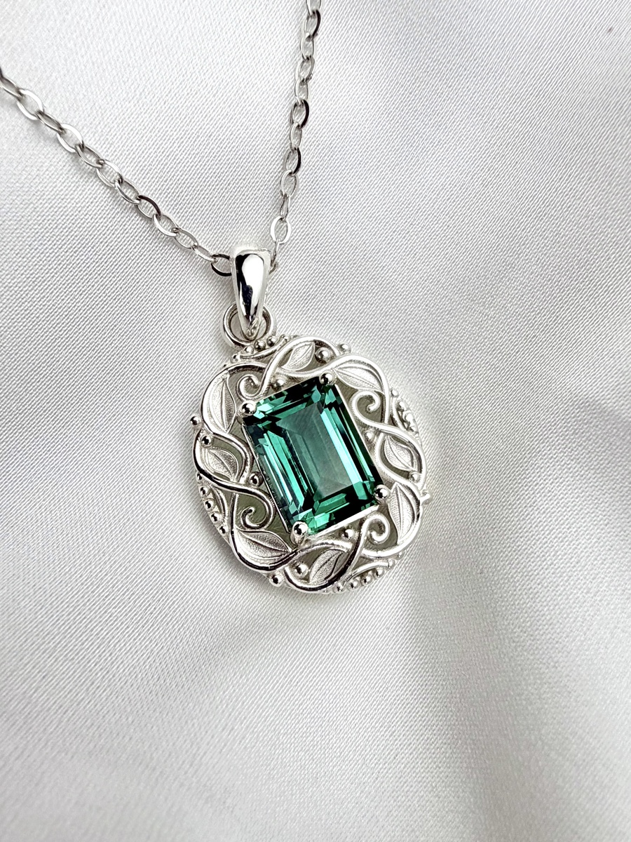 Green Quartz 925 Silver Pendant - IGI Certified - Leaves Garden Design