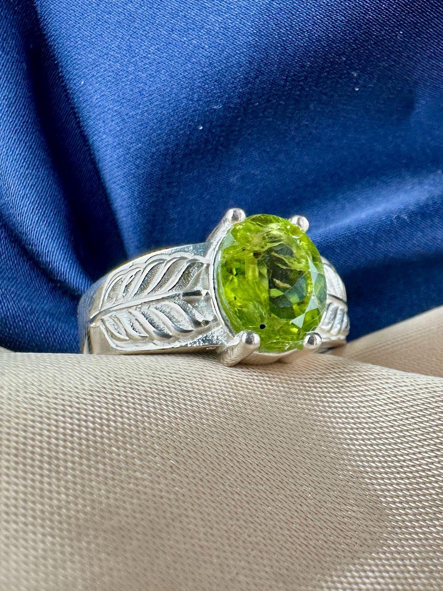 Peridot 925 Silver Ring - IGI Certified - Nature's Texture Design