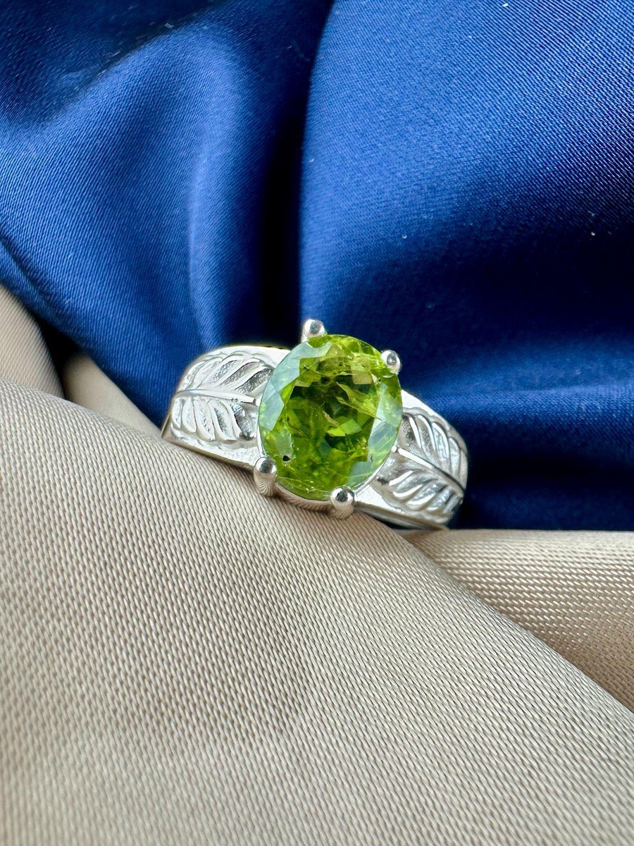 Peridot 925 Silver Ring - IGI Certified - Nature's Texture Design