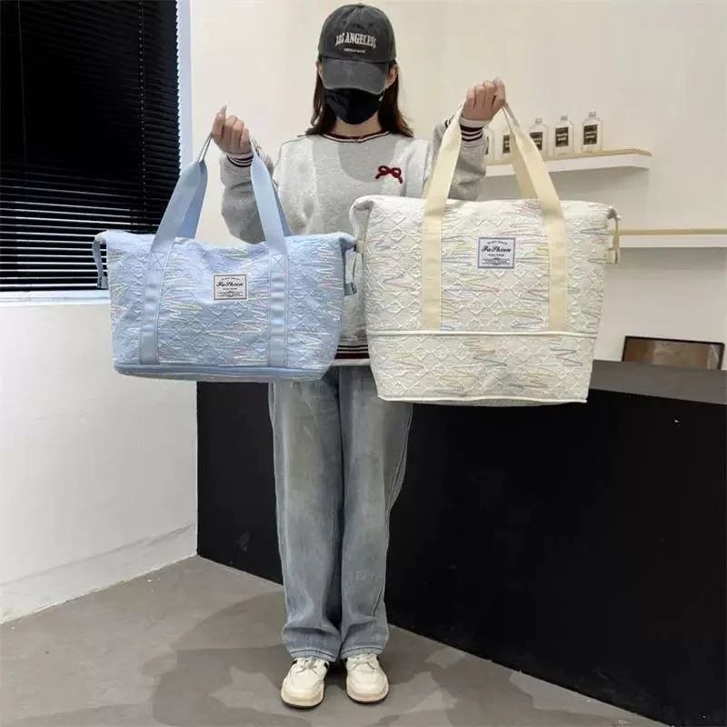 شنطة سفر ورحلات قماش مطرزة - قابلة للتوسيع (Tote Bag) | Demand & Beyond