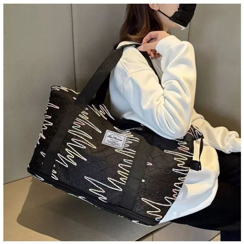 شنطة سفر ورحلات قماش مطرزة - قابلة للتوسيع (Tote Bag) | Demand & Beyond