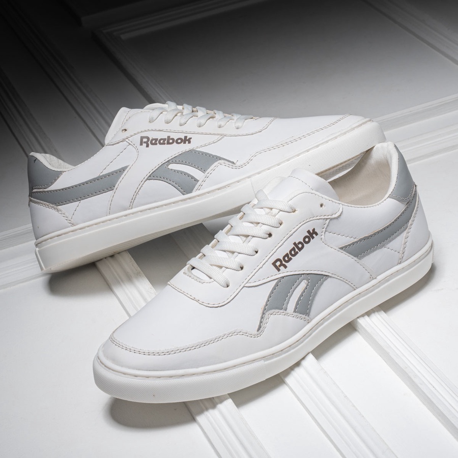 كوتشي فلات REEBOK