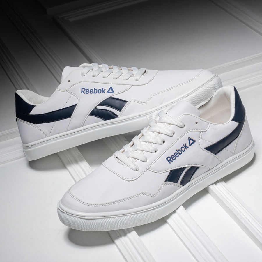 كوتشي فلات REEBOK