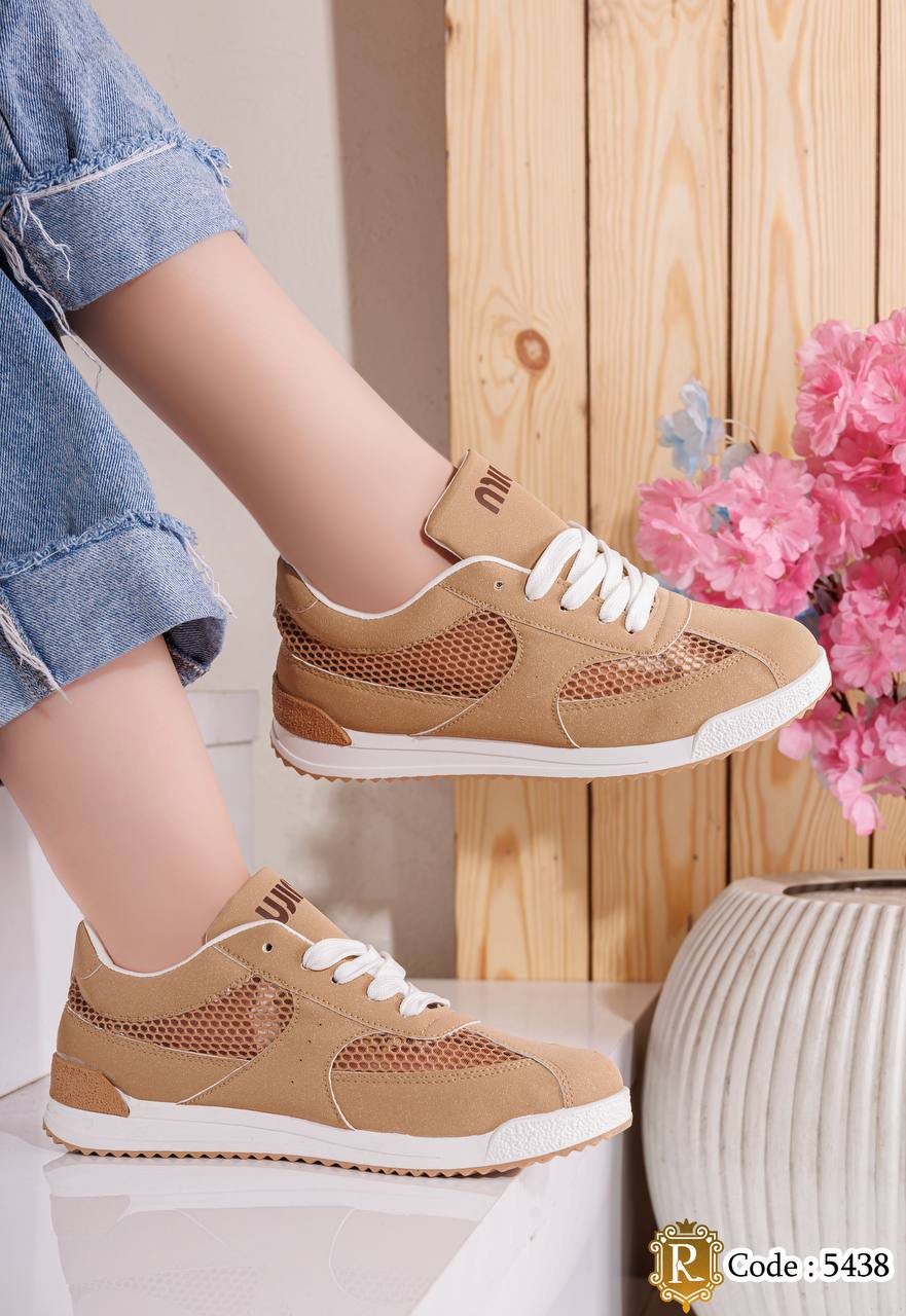 sneaker-5438