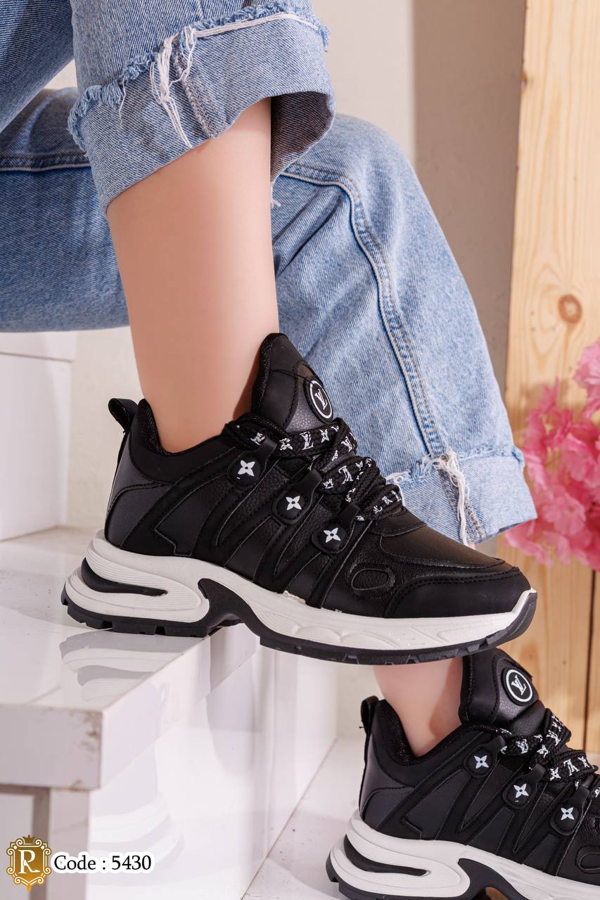sneaker-5430