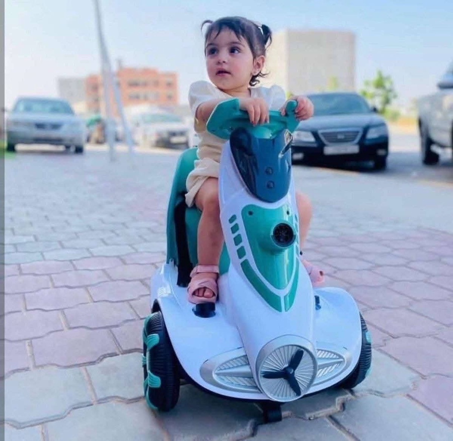 سيارة كهربائية للأطفال مع ريموت تحكم ومدفع فقاعات وإضاءة LED | أفضل هدية للأطفال 2-7 سنوات
