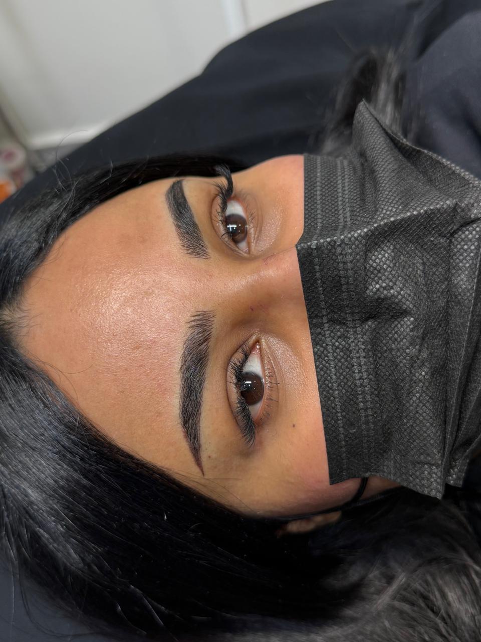 مايكرو شادينج للحواجب (Eyebrow Microshading)