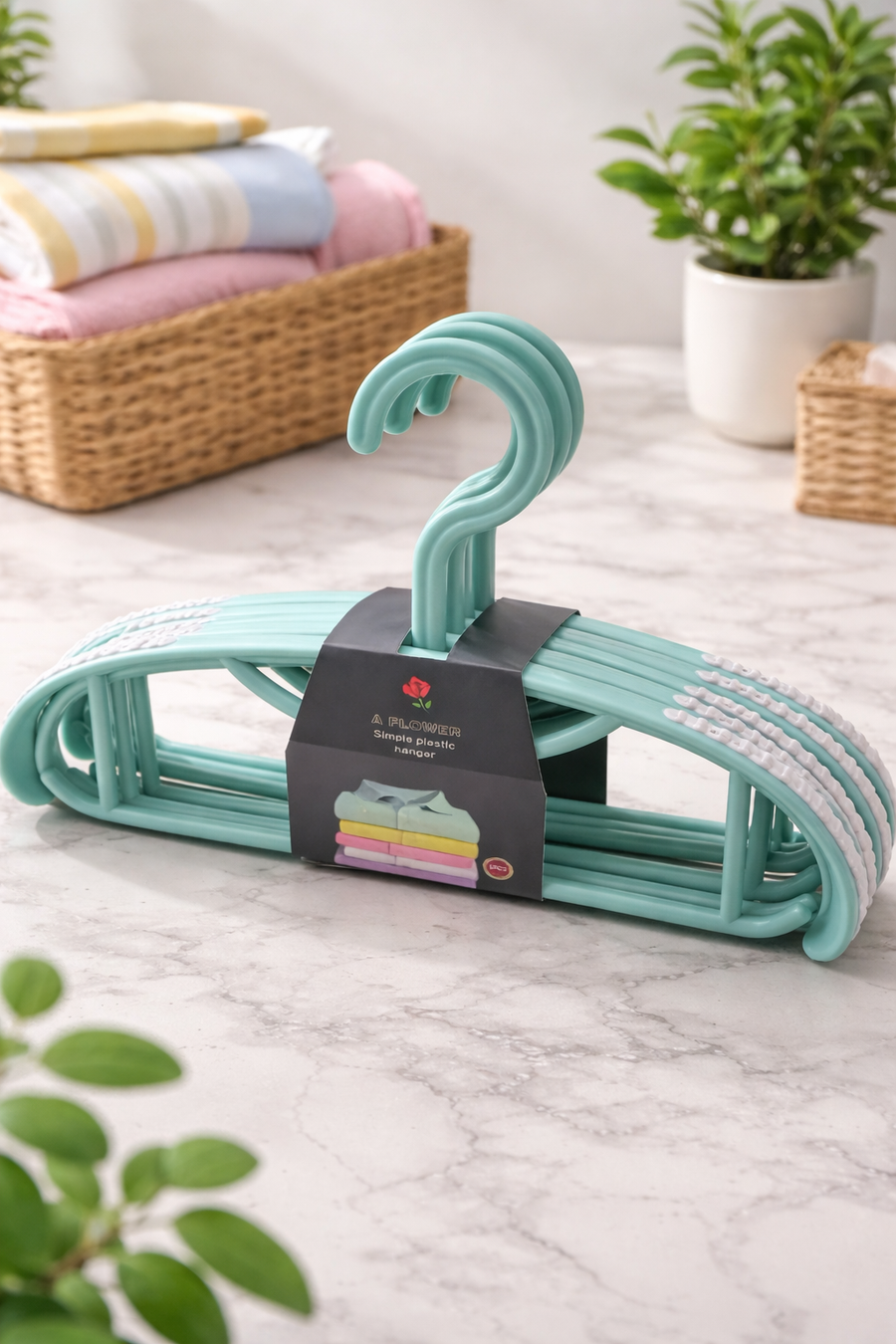 Plastic Clothes Hanger Set – Durable Non-Slip Design