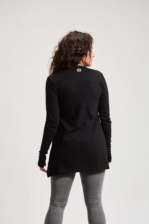 Abstract Knotted LS Tee Black