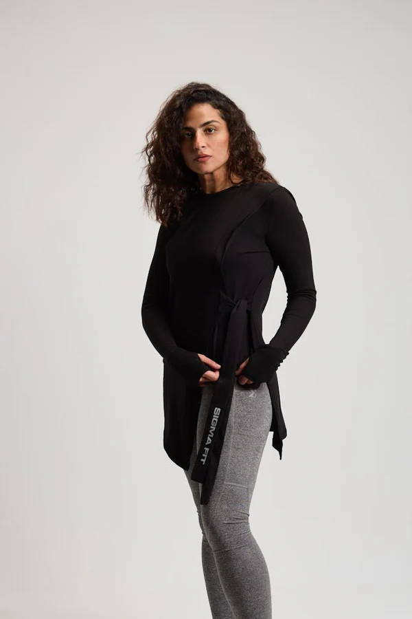 Abstract Knotted LS Tee Black