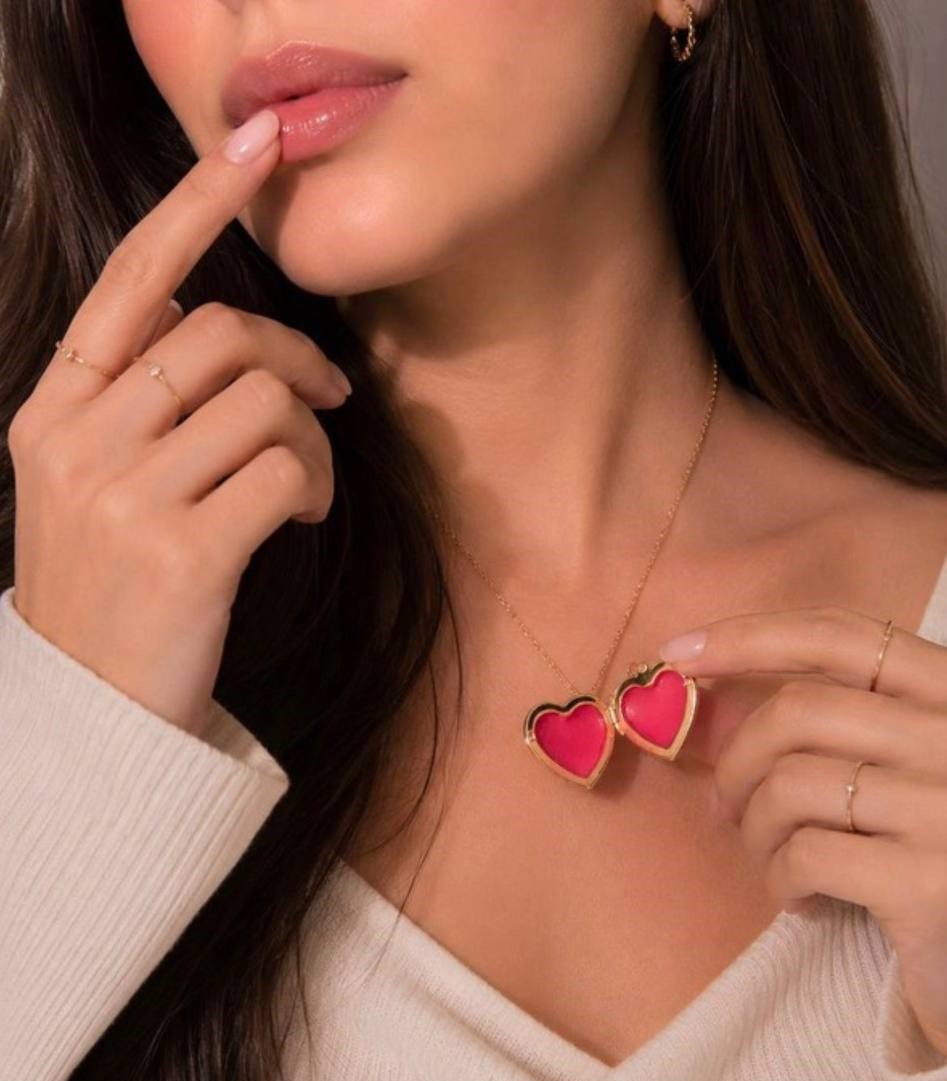 Lip Balm Locket | قلادة مرطب الشفاه