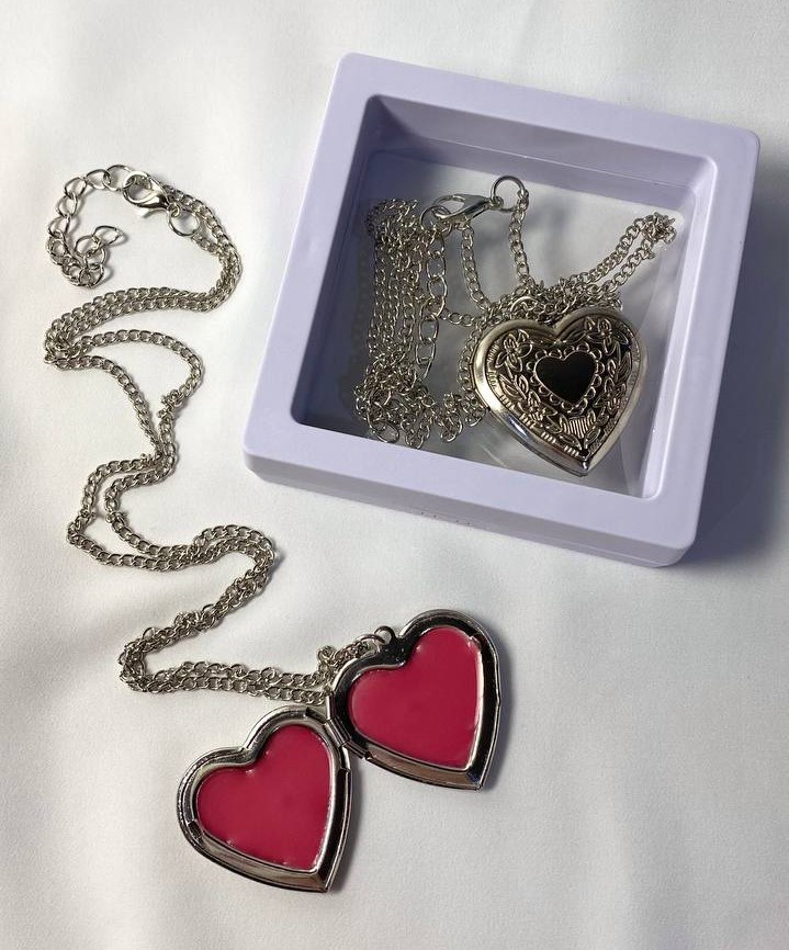 Lip Balm Locket | قلادة مرطب الشفاه