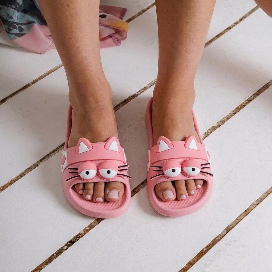 Sleepy Cat Slipper