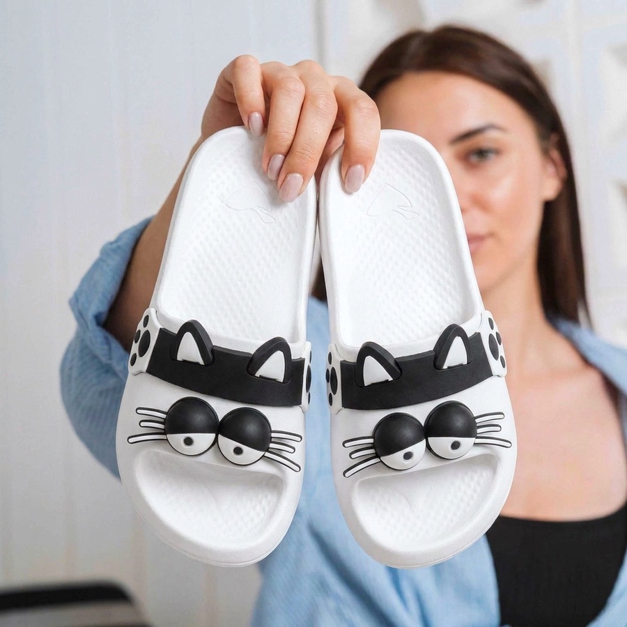 Sleepy Cat Slipper